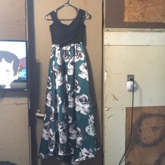 2 piece prom dress. Only wore once - Picture 1 of 1